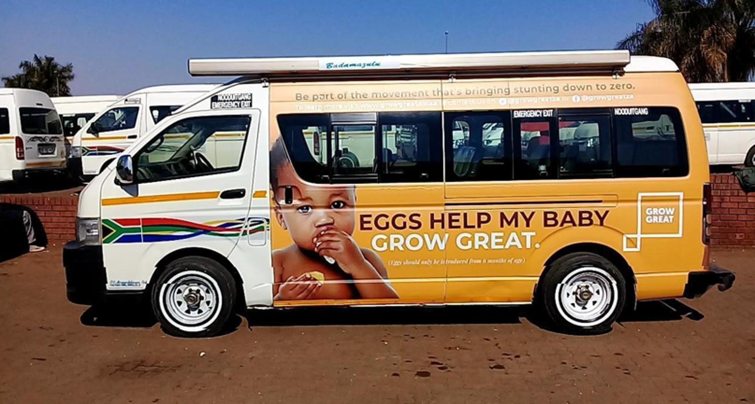 The Champions for Children nêu cao khẩu hiệu bảo vệ trẻ em qua campaign quảng cáo taxi