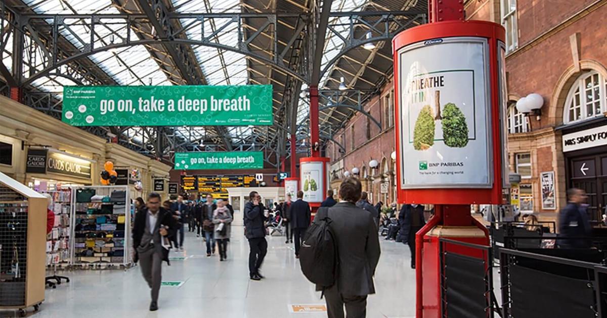 BNP Paribas thiết lập hệ thống nhà chờ xe bus thanh lọc không khí ô nhiễm tại London