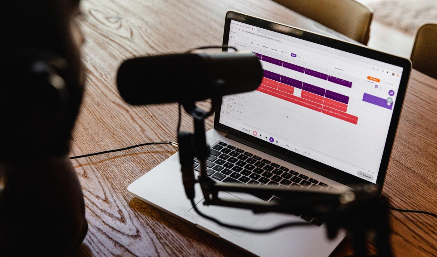 Doanh thu từ quảng cáo Podcast của Hoa Kỳ đã tăng 19% so với cùng kỳ năm 2020; kỳ vọng đạt $ 1 tỷ đô trong 2021 và $ 2 tỷ đô vào năm 2023.