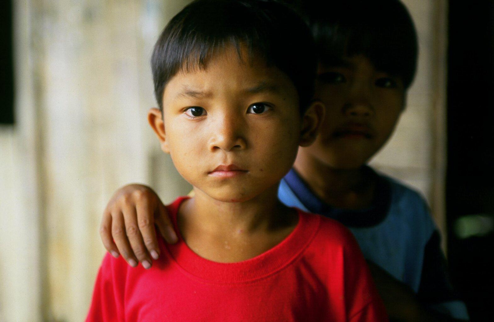 “Em không lẻ loi”: Các tổ chức phi chính phủ tại Việt Nam phối hợp hỗ trợ trẻ em mồ côi vì COVID-19