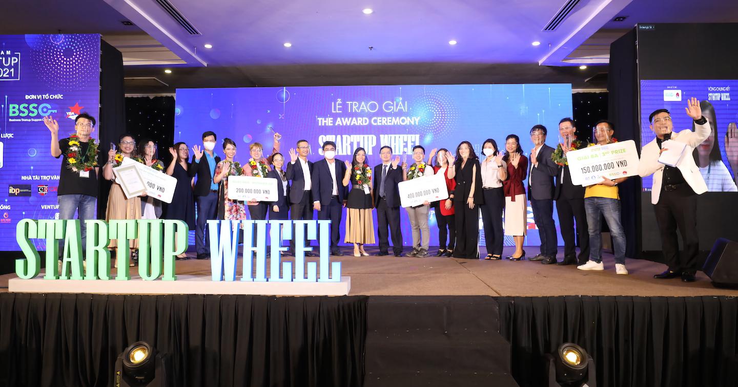 “Chance to Change - Cơ hội để thay đổi”  và những màn “lột xác” ấn tượng của top 15  tại chung kết Startup Wheel 2021