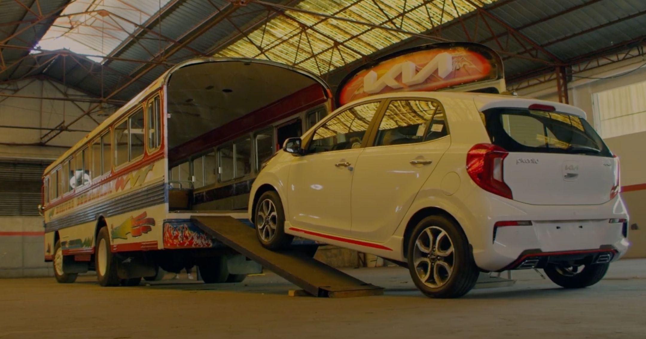 KIA sáng chế showroom xe bus đầu tiên trên thế giới để quảng bá dòng xe giá rẻ