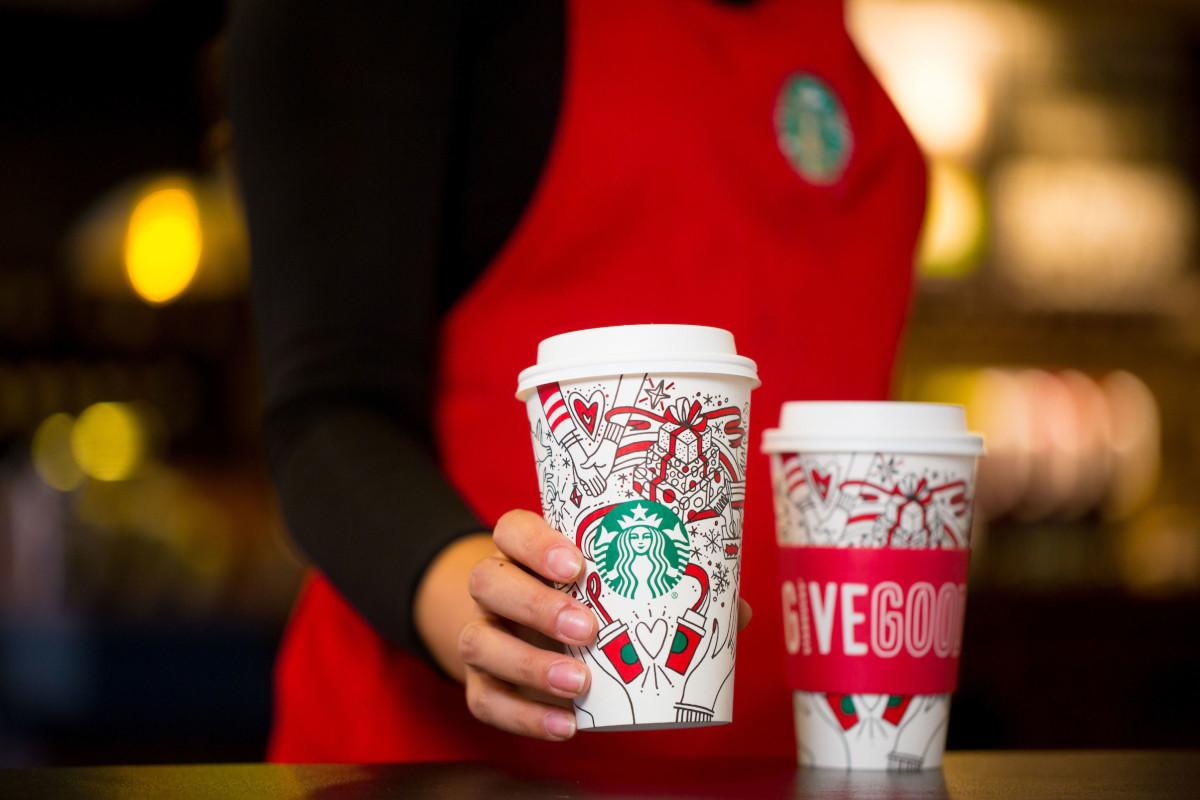 Nhìn lại Starbucks và mùa lễ hội: Câu chuyện về những chiếc cốc màu đỏ