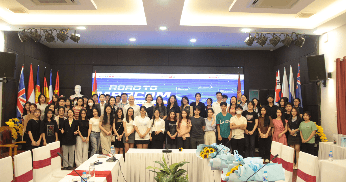 Chính thức Kick-off cuộc thi Road to Marcom 2024 tại UEB