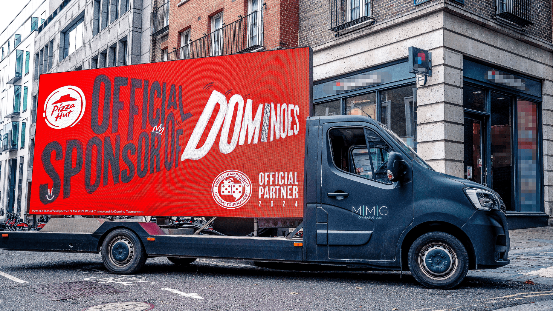 Một công đôi việc: Pizza Hut vừa là nhà tài trợ cho giải Domino Thế Giới vừa thực hiện chiến dịch ‘cà khịa’ đối thủ 