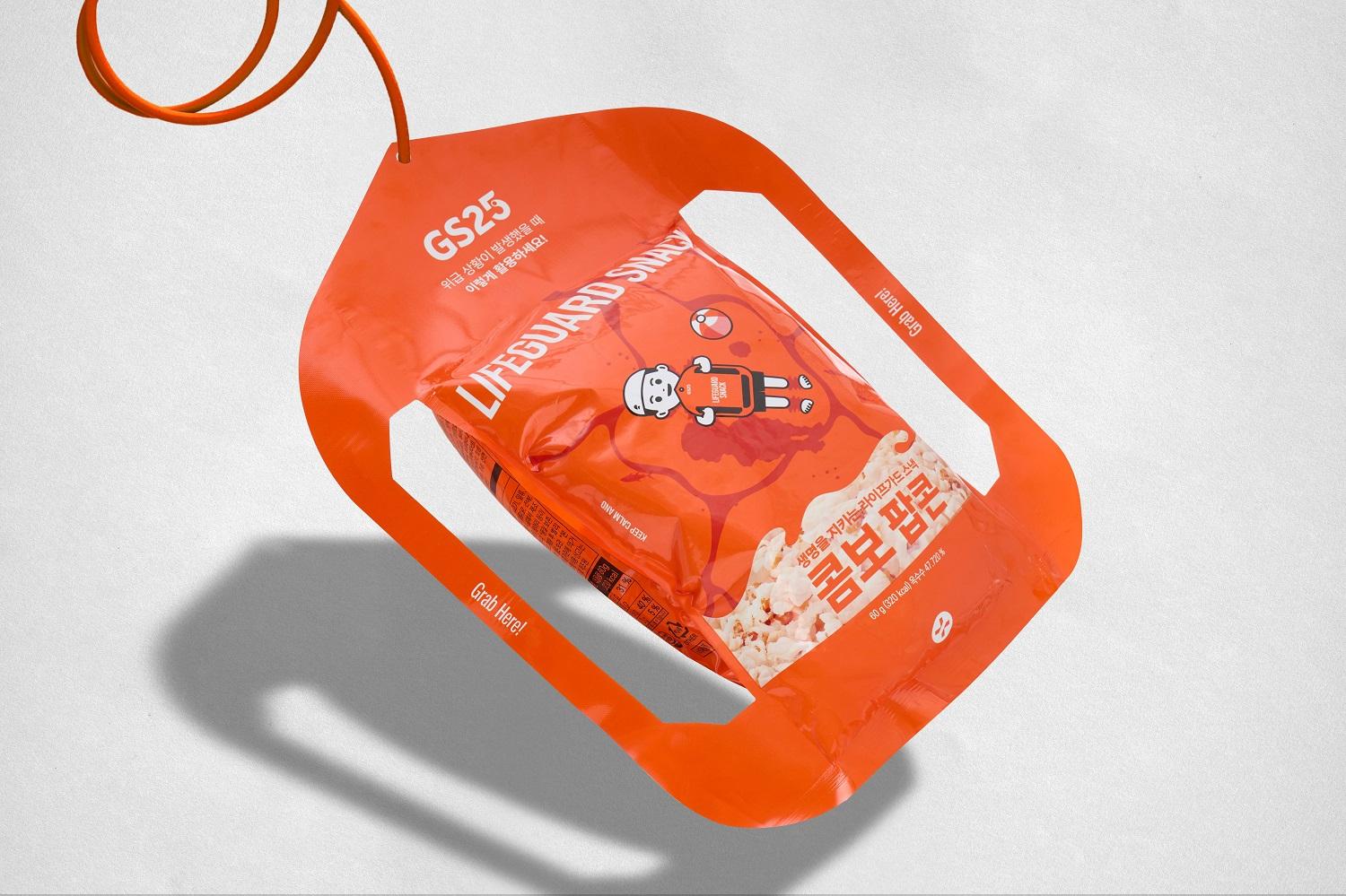 Lifeguard Snack: Độc lạ phao cứu hộ làm từ Snack của GS25 và agency Cheil Worldwide