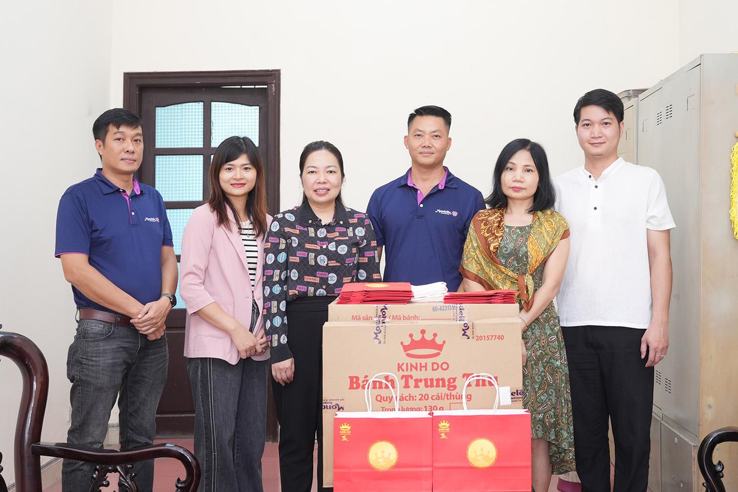 Lan tỏa tinh thần sẻ chia, Mondelez Kinh Đô mang Trung thu đến với hàng nghìn trẻ em và hỗ trợ thực phẩm cho đồng bào vùng bão lũ