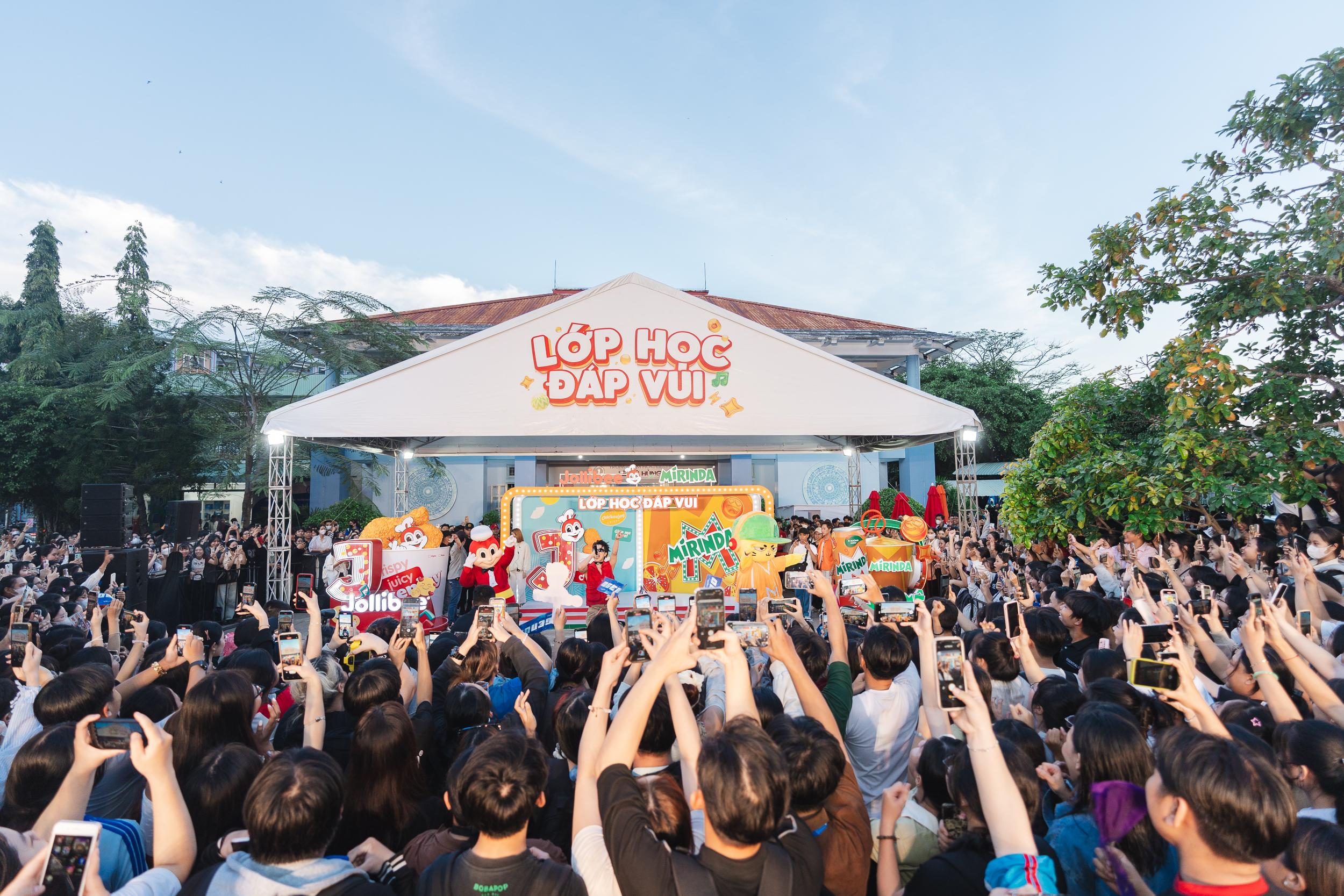 Chiến dịch #LopHocDapVui của Jollibee được 1,5 triệu sinh viên khắp cả nước biết đến