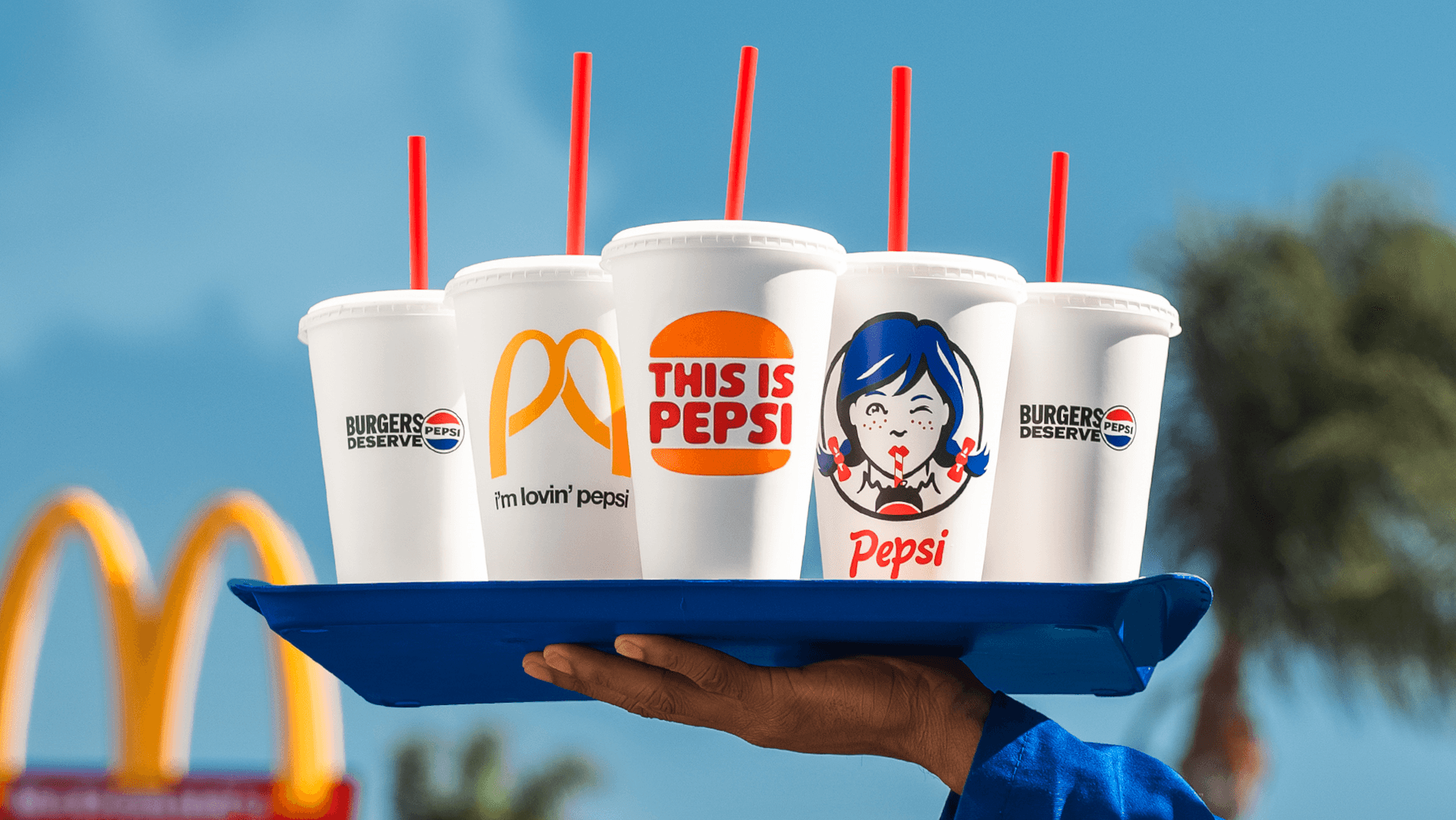 “Ẩn mình” trong các thương hiệu thức ăn nhanh vốn là lãnh thổ của Coca-Cola: Pepsi chứng minh mình mới là lựa chọn hoàn hảo để kết hợp với burger trong chiến dịch "Undercover Cups"