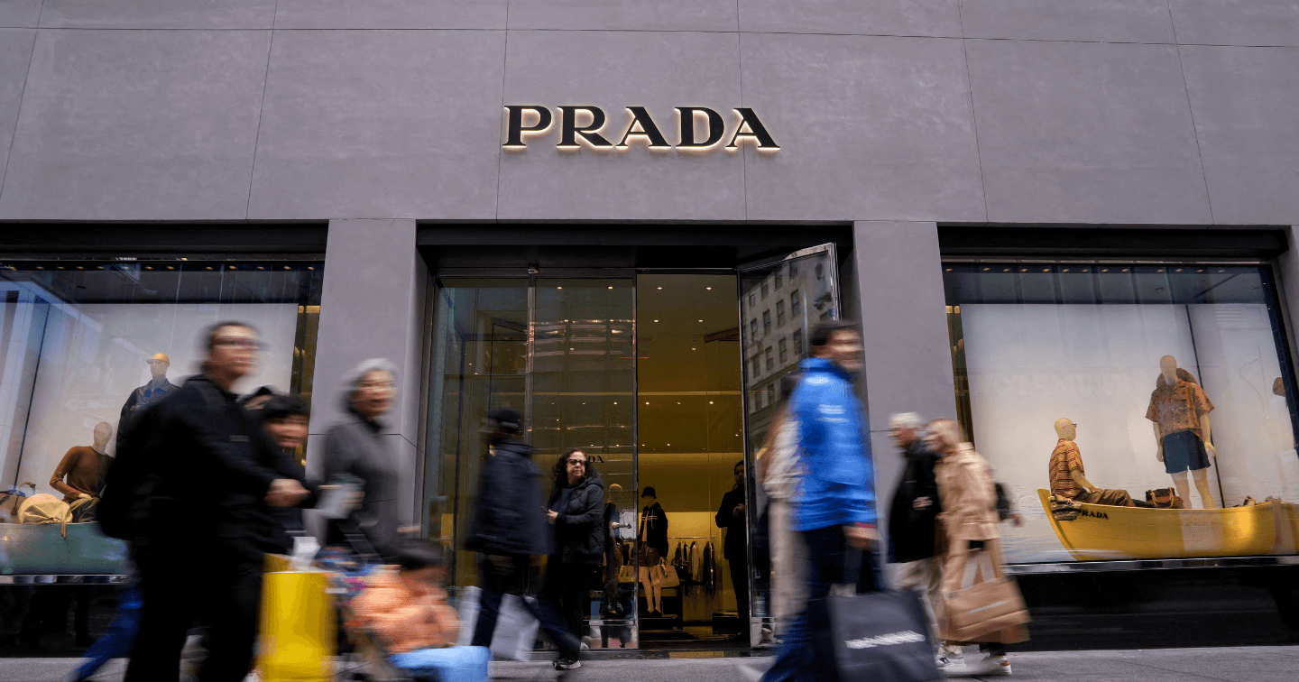 “Áp lực” từ thương vụ mua lại Versace: Prada chính thức thay đổi Giám đốc Điều hành 
