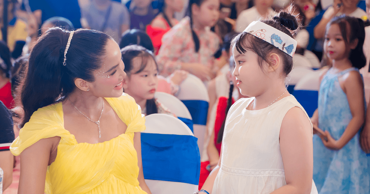Đại sứ H’Hen Niê và hành trình gieo giấc mơ cho những “nàng Lọ Lem đời thực”