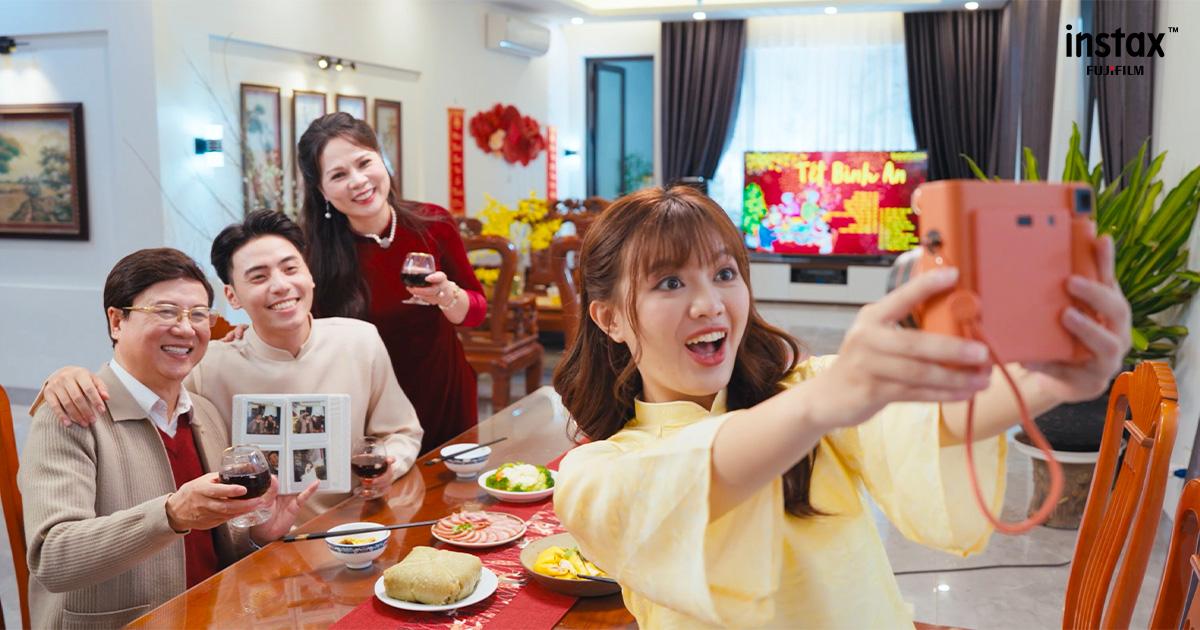 Khi instax chọn kể một câu chuyện Tết “ĐỦ để vui, ĐẦY để nhớ”