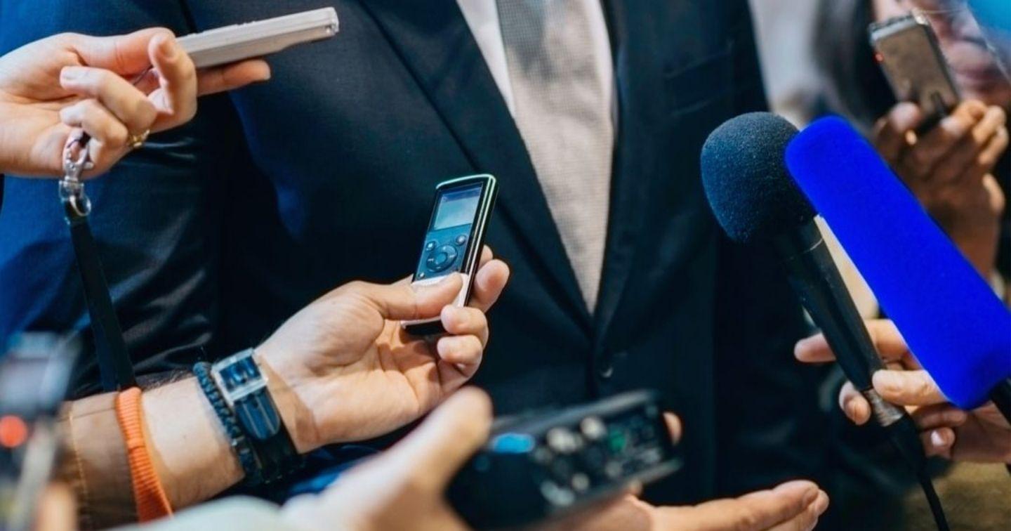 Phân biệt Communications và PR: Giống và khác như thế nào?